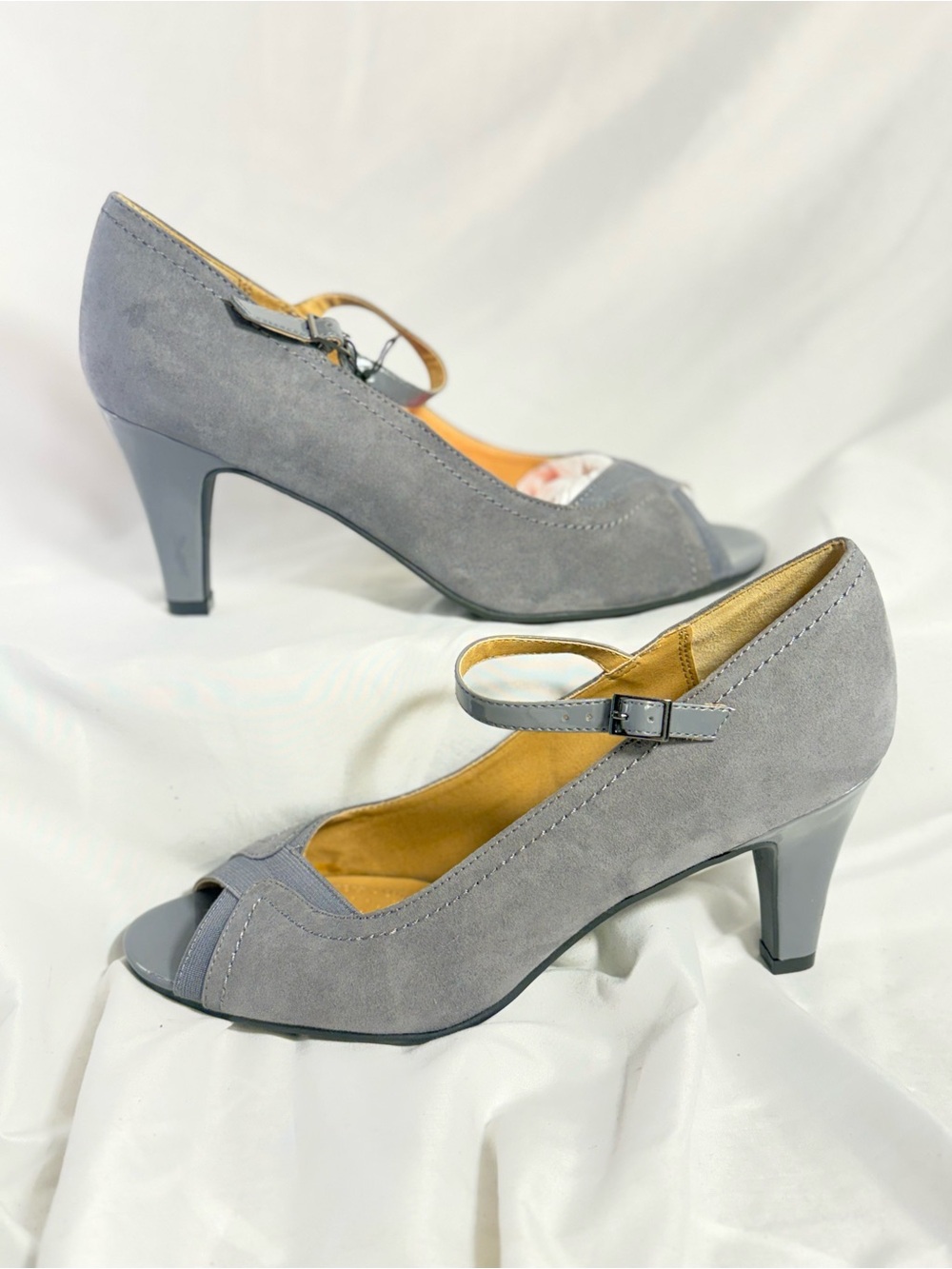 Dexflex Comfort NEW size 11 Gray faux Suede Peep-Toe Mary Jane Heels